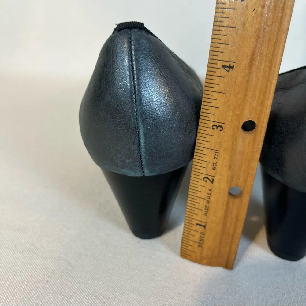 Ara Elegant Dark Gray with Black Trim‎ Women's Pumps 8 - Like New